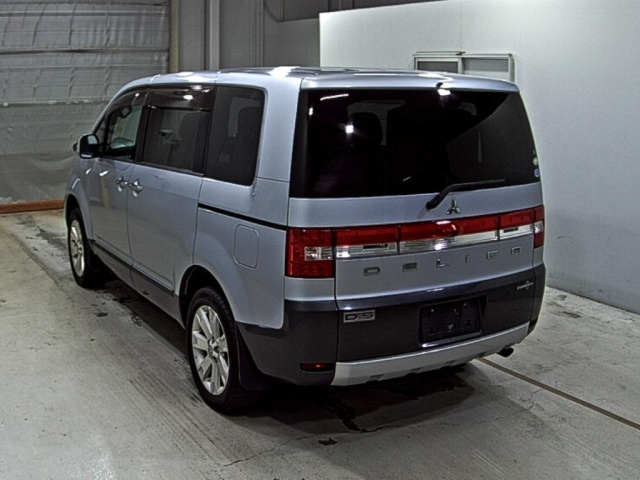 MITSUBISHI DELICA D5 2009