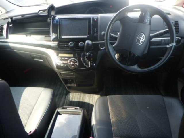 TOYOTA ESTIMA 2015