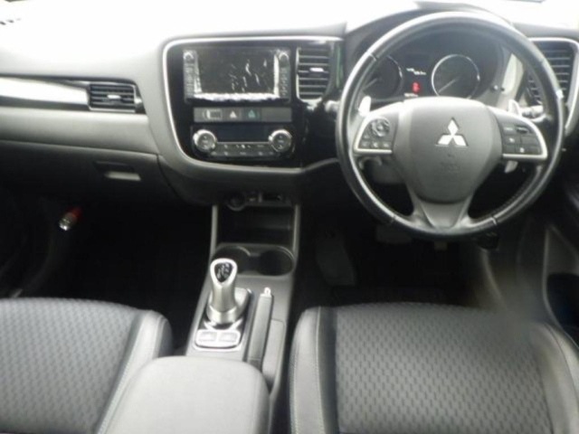 MITSUBISHI OUTLANDER PHEV 2013