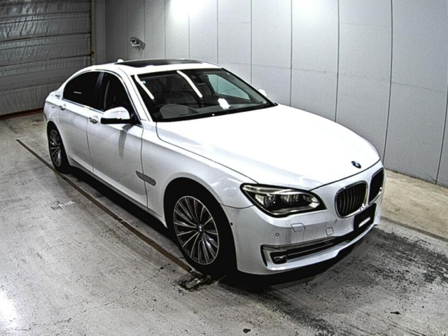 BMW 7 SERIES 2013