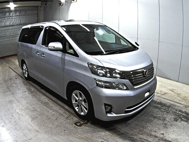 TOYOTA VELLFIRE 2010