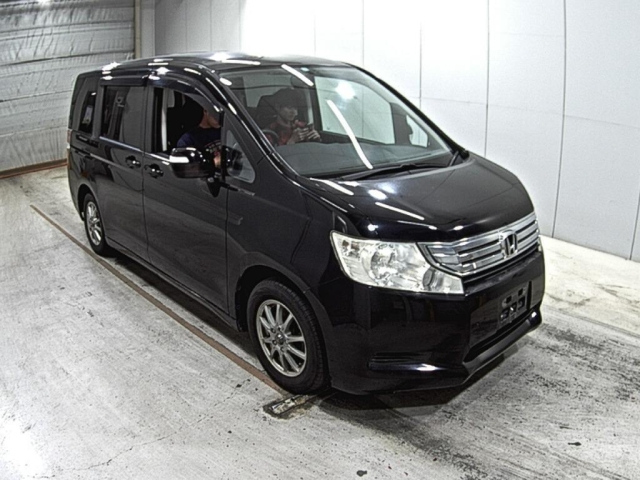 HONDA STEP WAGON 2011