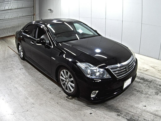 TOYOTA CROWN 2010