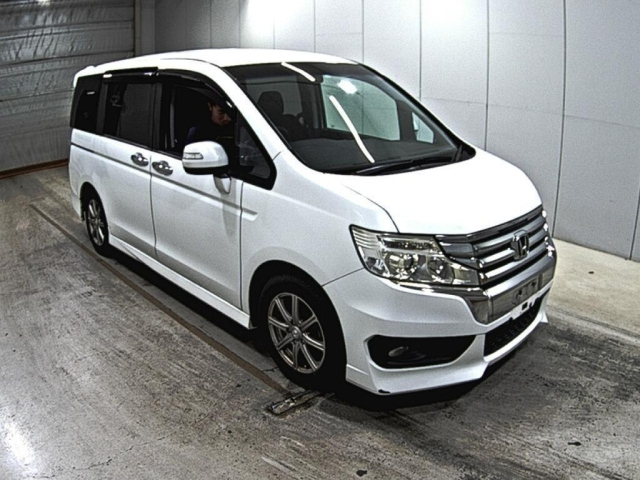 HONDA STEP WAGON 2012