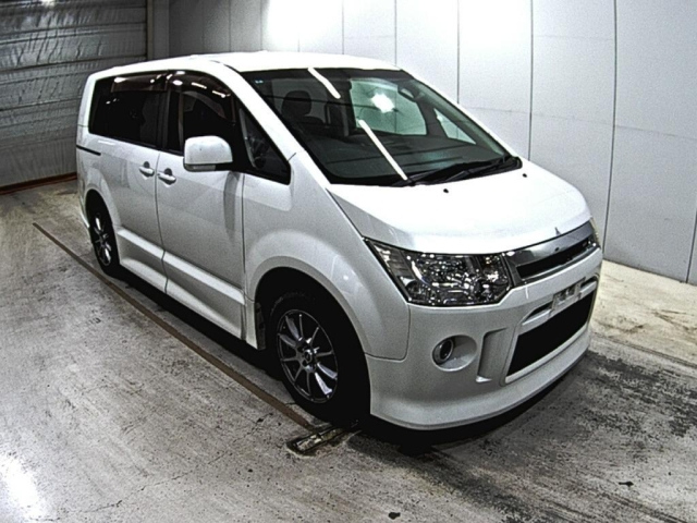 MITSUBISHI DELICA D5 2007
