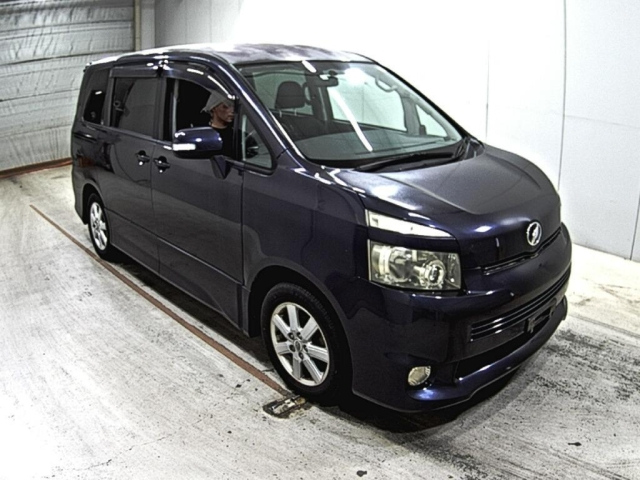 TOYOTA VOXY 2008