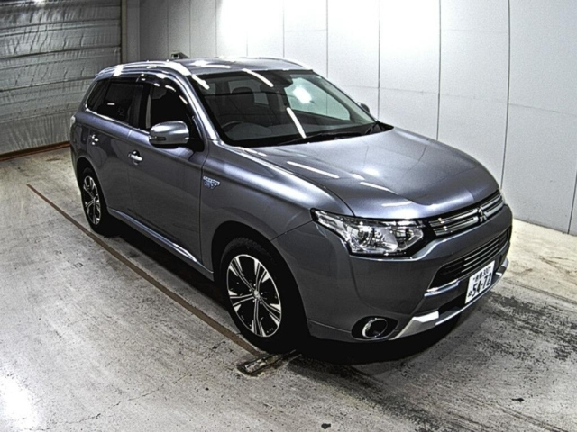 MITSUBISHI OUTLANDER PHEV 2015