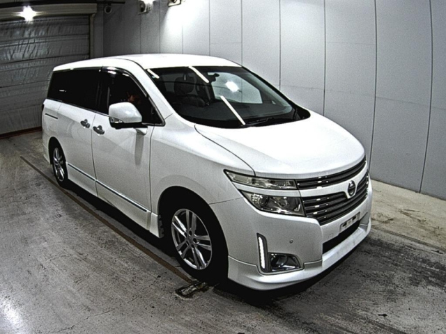 NISSAN ELGRAND 2010