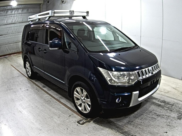 MITSUBISHI DELICA D5