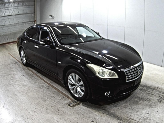 NISSAN FUGA