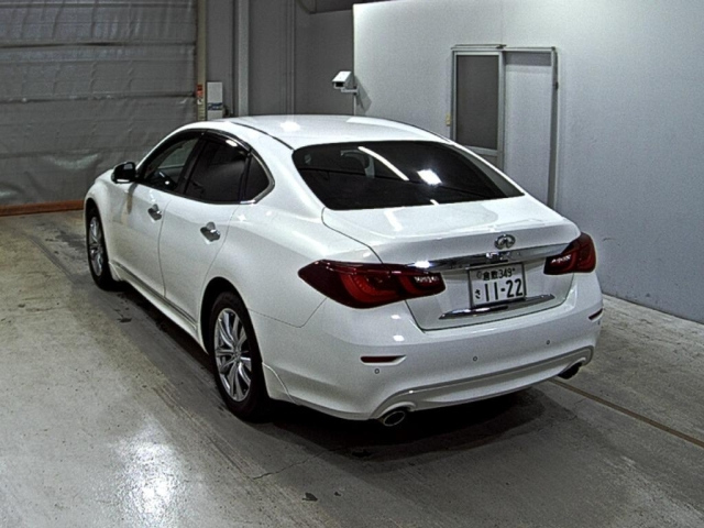 NISSAN FUGA 2015