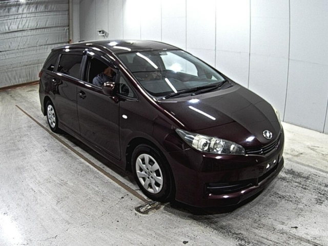 TOYOTA WISH 2012