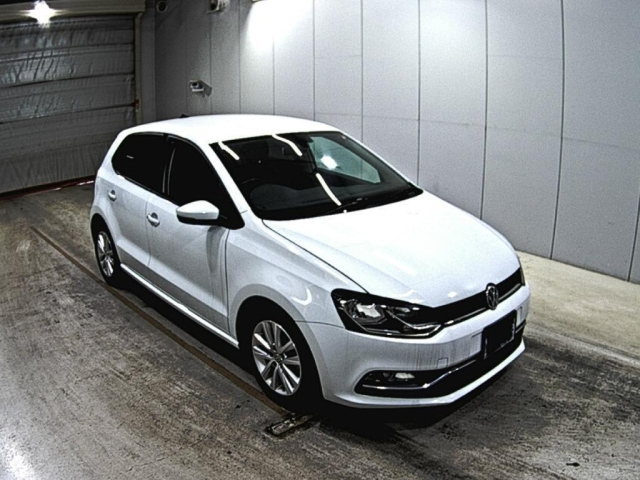 VOLKSWAGEN POLO 2016