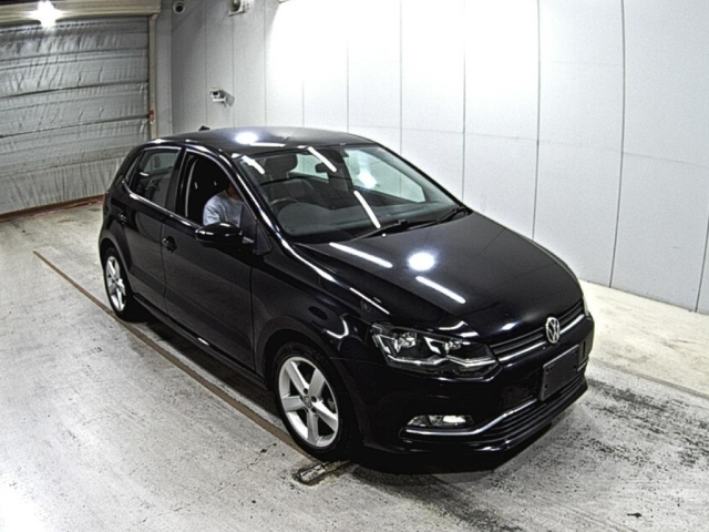 VOLKSWAGEN POLO 2016
