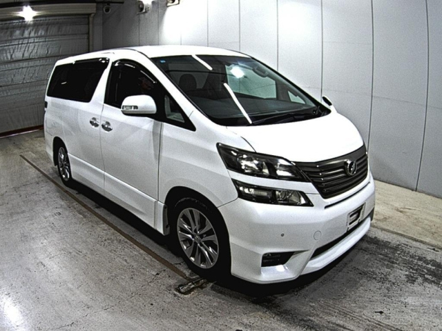 TOYOTA VELLFIRE 2010