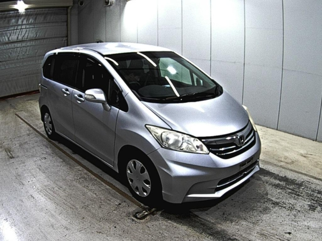 HONDA FREED 2013