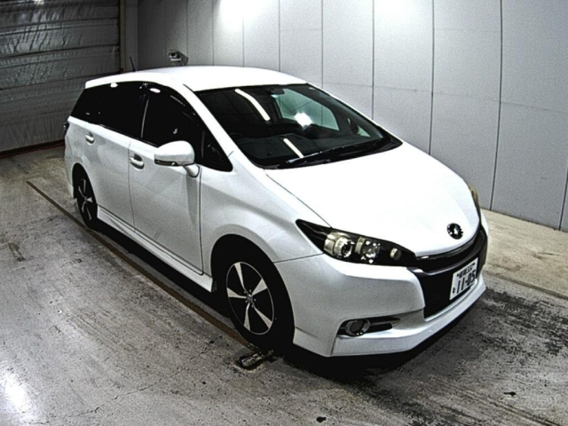 TOYOTA WISH 2012