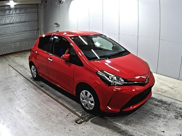 TOYOTA VITZ 2016