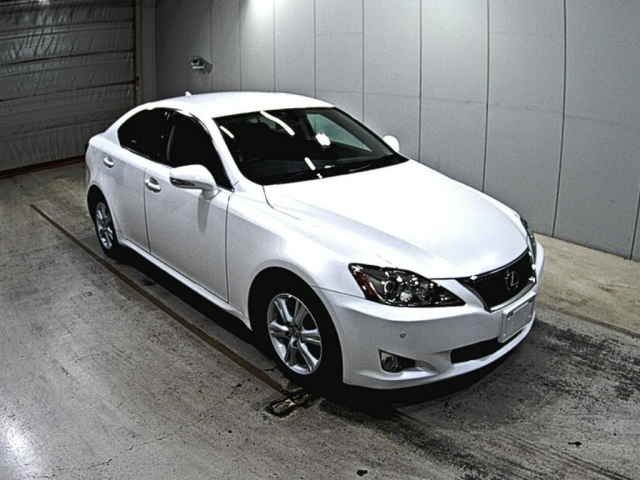 LEXUS IS