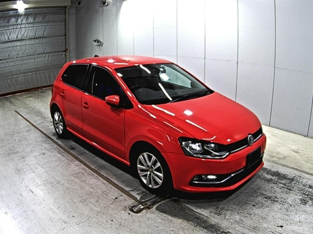 VOLKSWAGEN POLO 2016