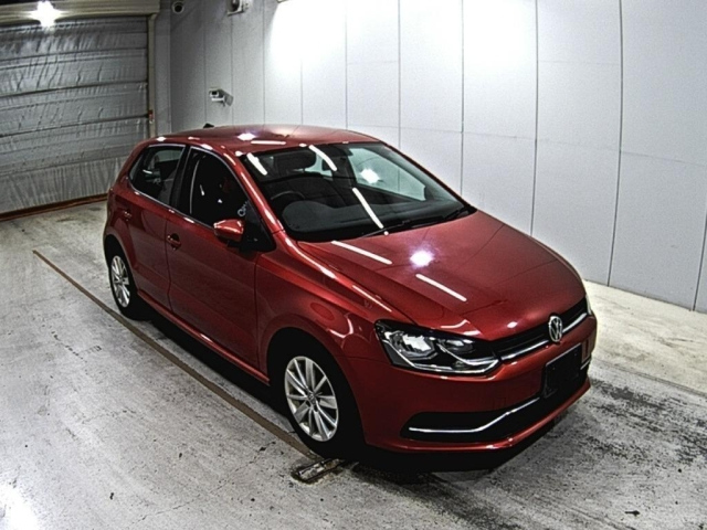 VOLKSWAGEN POLO 2016