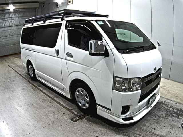 TOYOTA HIACE VAN 2022