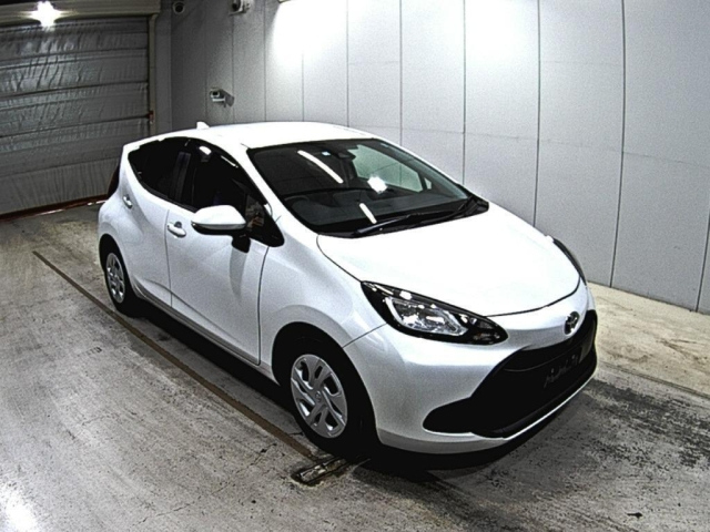 TOYOTA AQUA 2022
