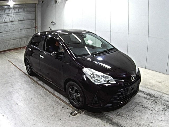 TOYOTA VITZ 2018