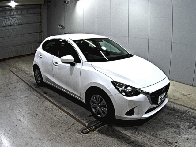 MAZDA DEMIO 2015