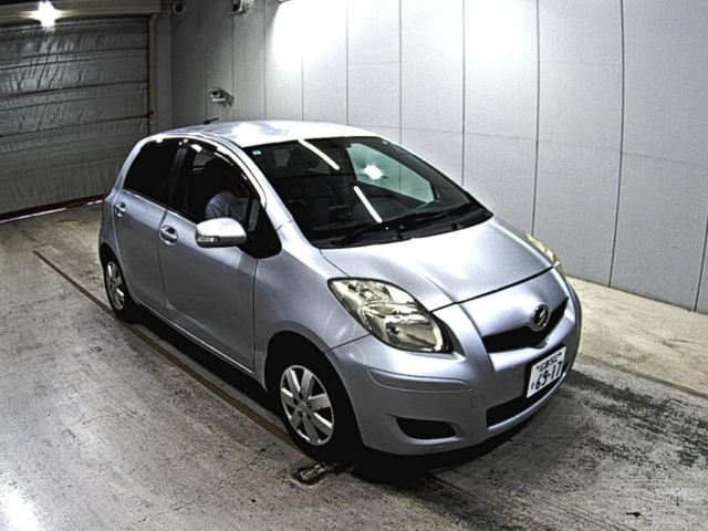 TOYOTA VITZ 2009