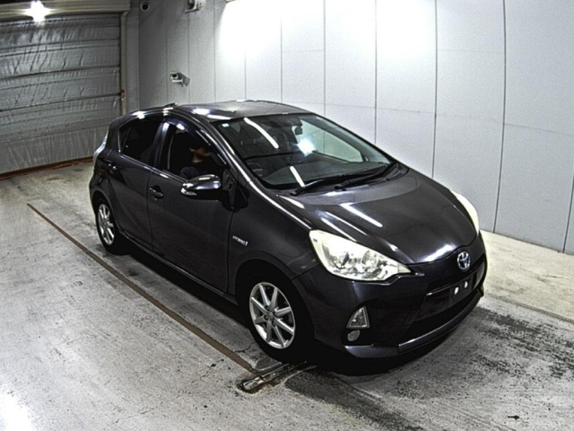 TOYOTA AQUA 2012