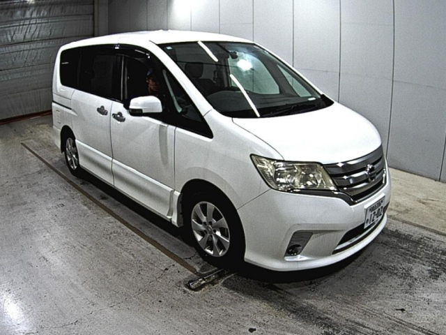 NISSAN SERENA 2010