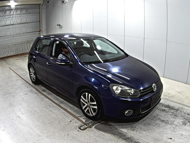 VOLKSWAGEN GOLF 2010