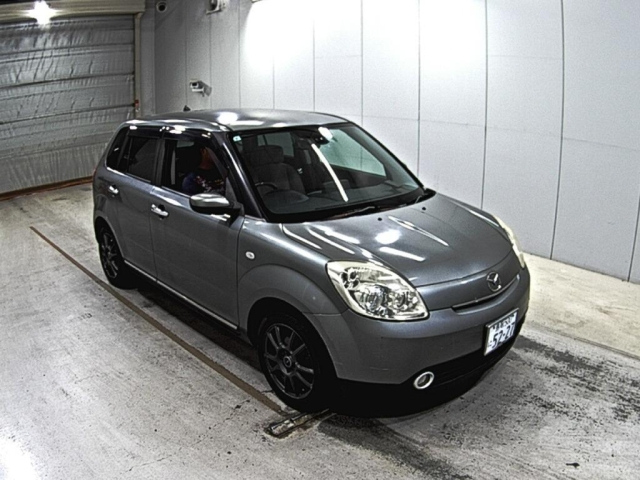MAZDA VERISA 2005