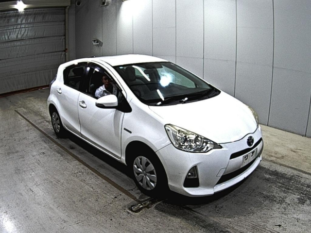 TOYOTA AQUA 2014