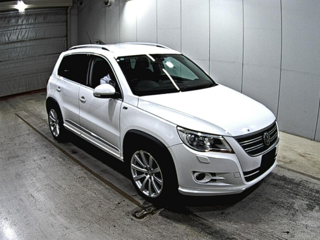 VOLKSWAGEN TIGUAN 2011