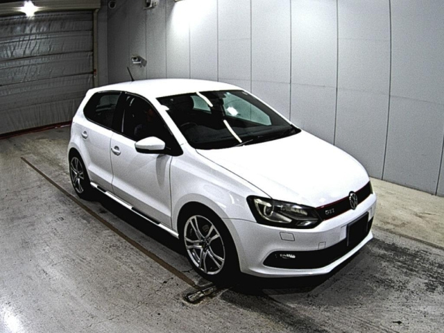 VOLKSWAGEN POLO 2012