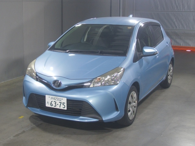 TOYOTA VITZ 2015