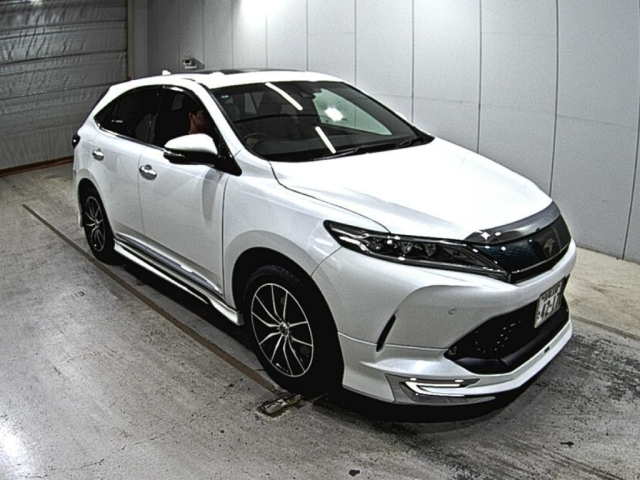 TOYOTA HARRIER 2017