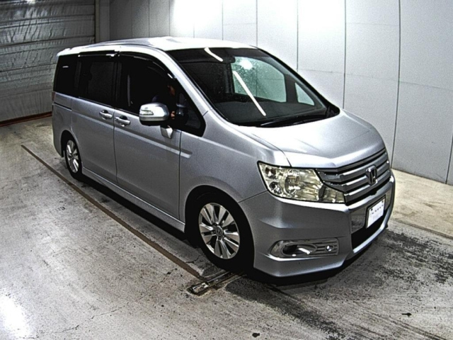 HONDA STEP WAGON 2010