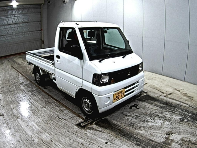 MITSUBISHI MINICAB TRUCK 2009