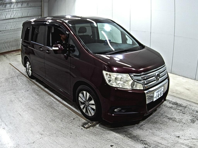 HONDA STEP WAGON 2011