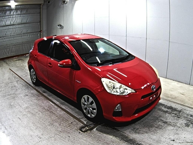 TOYOTA AQUA 2012