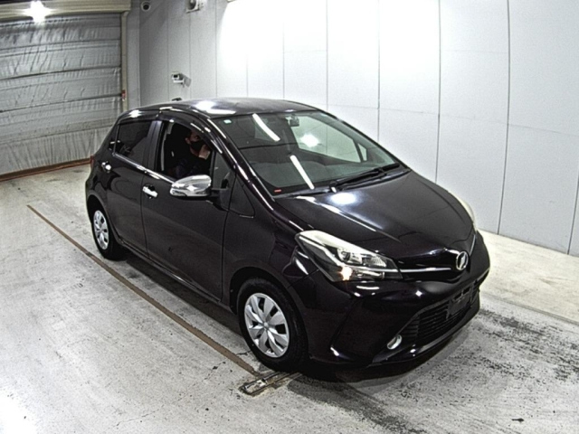 TOYOTA VITZ 2014
