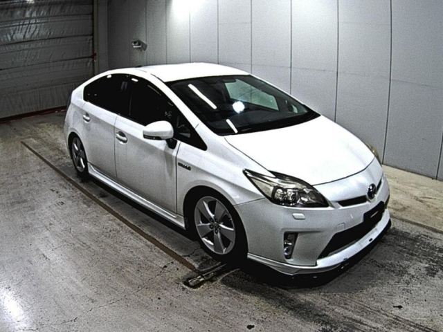 TOYOTA PRIUS 2013