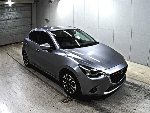 MAZDA DEMIO 2016