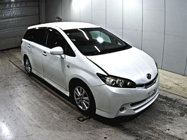 TOYOTA WISH 2011