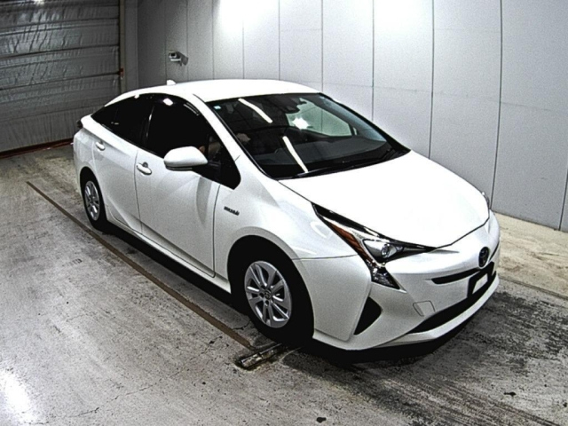 TOYOTA PRIUS 2016