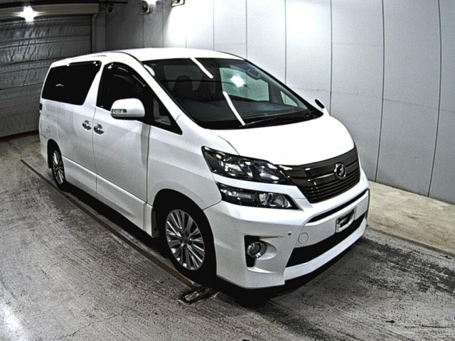TOYOTA VELLFIRE 2013