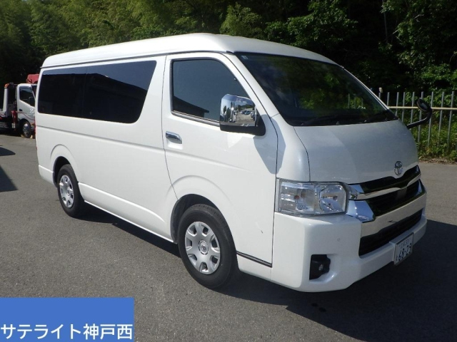 TOYOTA HIACE